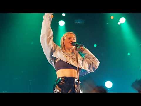 Anne-Marie-Ciao Adios live Melkweg Amsterdam