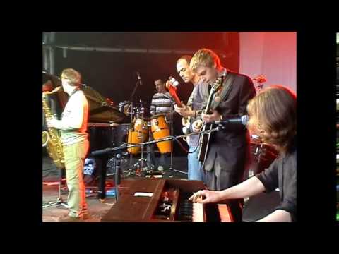 The Simon Gall Band - 'Streams' - live at Crathes Castle, 27 Aug 2005