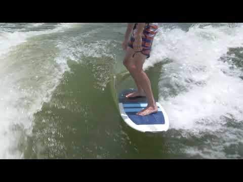 Connelly Ride Wakesurf Board w/Surf Rope 2022 Connelly Ride Wakesurf Board w/Surf Rope 2022