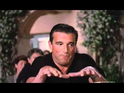 fratelli d'Italia scena finale christian de sica la meglio