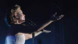 PALOMA SAN BASILIO - Dos cruces