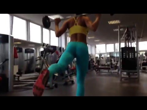 Timea Trajtelova LUNGES + LUNGES WITH LIFT training video