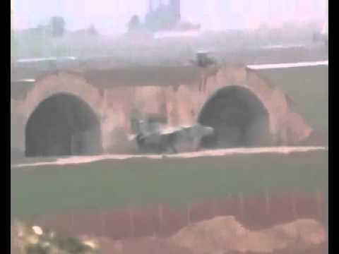 استهداف طائرة حربية في مطار أبو الظهور العسكري في ريف إدلب بصاروخ مضاد للدروع من قبل كتيبتي الصاعقة وشهداء خان شيخون