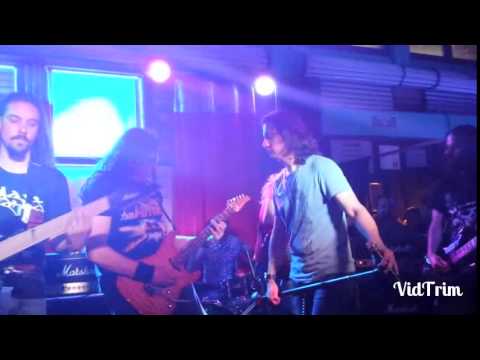 Bajo un Cielo Gris - 3er Acto (2015)