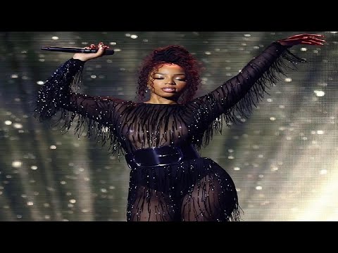 Chlöe performed Aaliyah's “One In A Million” tribute to Missy Elliott at the Black Music Collective