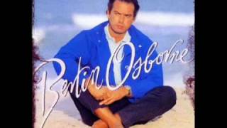 Llueve Lyrics English Translation