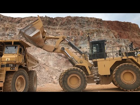 Caterpillar 992G Wheel Loader Loading Caterpillar 777C Dumper - Sotiriadis/Labrianidis Mining