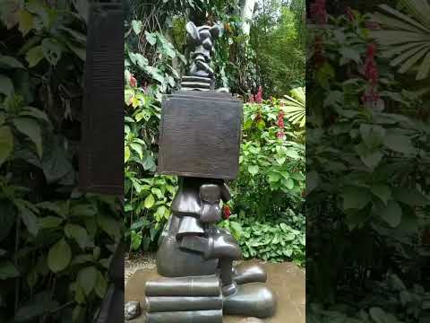 Pinocchio Block Head - Inhotim - Paul McCarthy