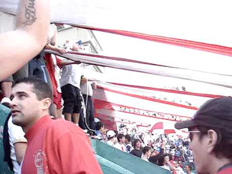 "Banfield vs huracan - fecha 17 - clausura 2010 Ii.MPG" Barra: La Banda de la Quema • Club: Huracán