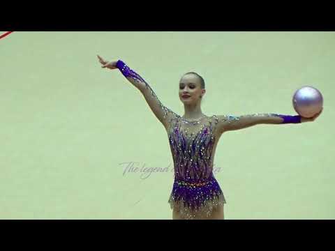 Axelle JOVENIN (FRA) ball - 2016 Corbeil senior AA