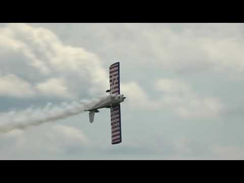 R.J. Gritter Decathlon aerobatics at the Flying Circus Airshow Bealeton Va. 7/4/21