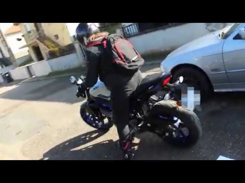 Le confinement d'une motarde