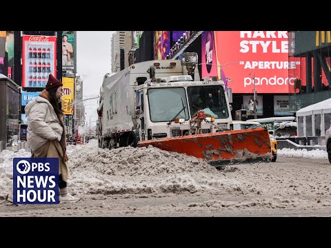 Hundreds of thousands without power in aftermath of massive winter storm