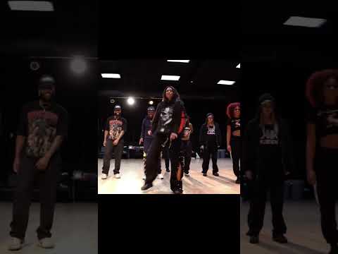 Chris brown and Ciara- complement each other in rehearsal 🙌🏾R&B Duo