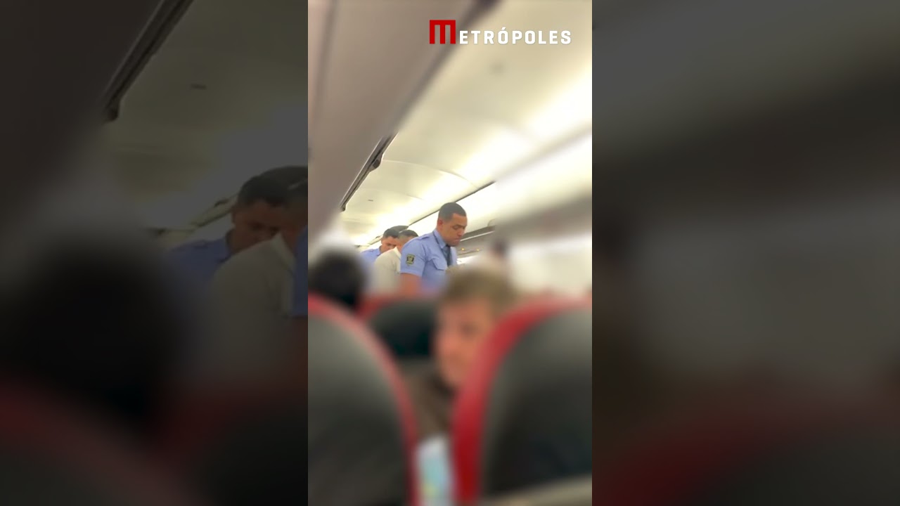 Passageiro se nega a colocar celular em “modo avião” e é retirado de voo
