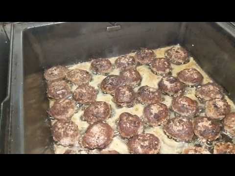 Frikadellen Produktion im Snack am Eck 6. März 2019