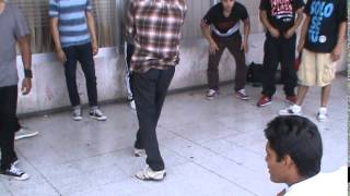 preview picture of video 'Practicando Break Dance antes de la competencia Irapuato'