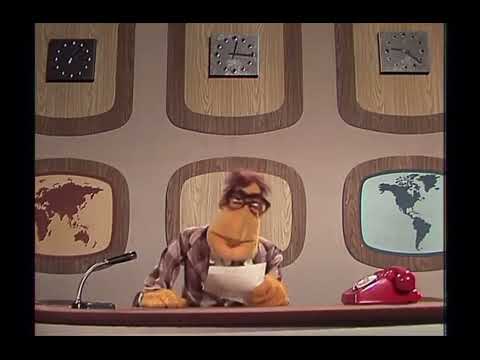 The Muppet Show - 221: Bob Hope - News Flash: Opera Season (1978)