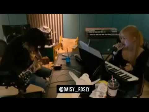 BLACKPINK ROSÈ ONLINE CONCERT ON IG (170520).