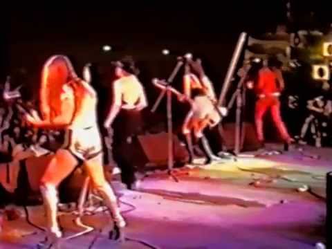 Runaways - Japan (1977 - Full Concert HD)(DHV 2011)