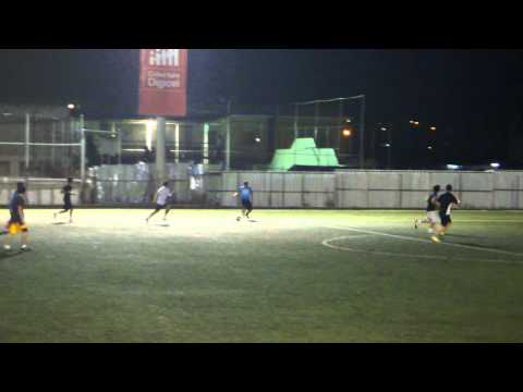 Gol de cabeza, buen centro.MP4