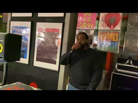 IN-STORE SESSIONS: Fokis - "Stand On Ya Own Two" Live at Paul's Boutique | Krakow, Poland