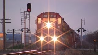 preview picture of video 'CP 5966 West, Near Sunset on 4-28-2013'