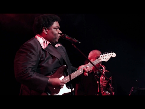 Serjão Loroza ao Vivo no Teatro Rival