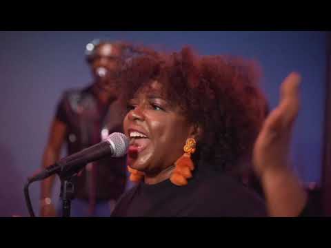 Nakitta Foxx singing Everything by Tye Tribbett