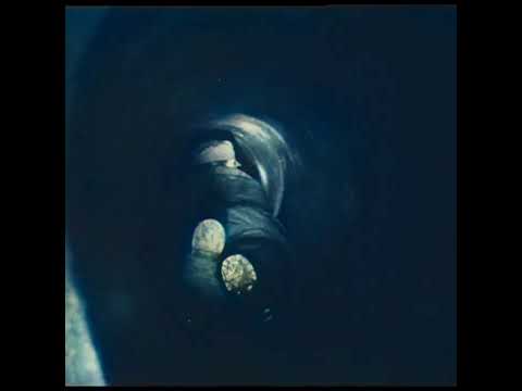 Reinigungskräfte für Basler Kanalisation gesucht 1971 (Schweizer Filmwochenschau, coloriert)