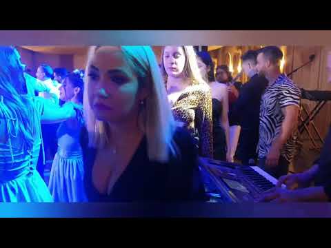 GREEK4U CONCEPT - Think like a greek and dance a little bit!