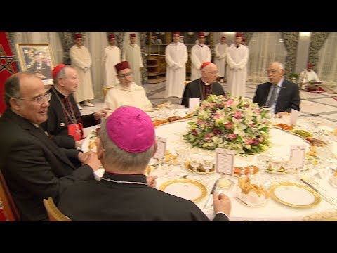 جلالة الملك يقيم مأدبة عشاء رسمية على شرف الوفد المرافق لقداسة البابا فرانسيس