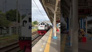 Download lagu KA 123 Bangunkarta melintas di Stasiun Tambun⁉️🔥📸 #keretaapi #railfans #kabangunkarta mp3