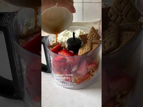 Strawberry Cottage Cheese Ice cream 🍓 dietitian recipe, high protein dessert. Recipe🔗in comments!