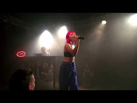 Sophie And The Giants - In The Dark (Live Berlin 2022)