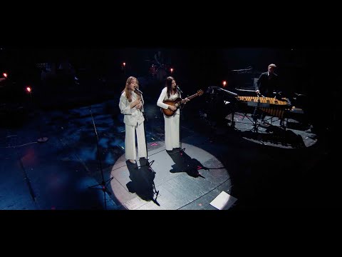 Video thumbnail for Suzanne (Live)