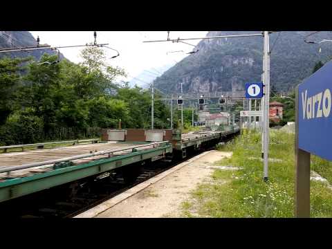 Re 465 008-1 BLS CON CARRI MERCI + ROLA RALPIN IN TRANSITO - VARZO (VB) 27 - 6 - 2015.