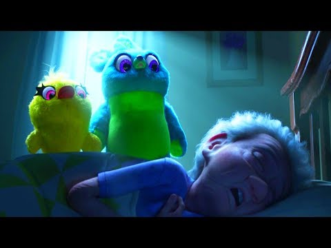 El plan Ducky y Bunny | Toy Story 4 (LATINO)