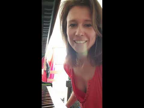 Charlotte Asberg performs: Este amor como un sol - Saul Cosentino