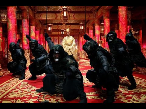 Curse of the Golden Flower 2006 |Attacked by the Emperor's assassins