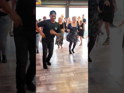 bailando bachata solo #bailando #bachata #solo #bailandobachata #chayanne #bachatasensual #dance