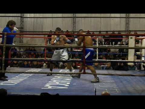 Luis Silva vs. Matías Carmona, round 1