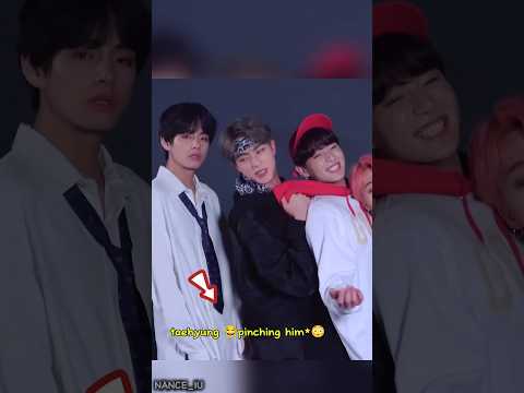 When taehyung 🐻 jealous 😨🔥 is overloaded for jinkook 🐰🐹 #bts #jimin #jin #shorts