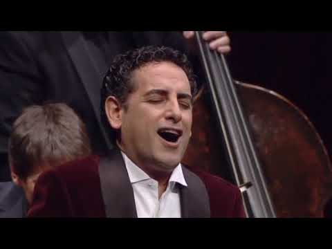 Boring vs. Exciting singing - Dein ist mein ganzes Herz