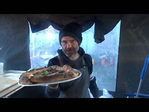 Stuffed Crust  Ham & Mozzarella. Pizza Margherita.  with Massimo Nocerino