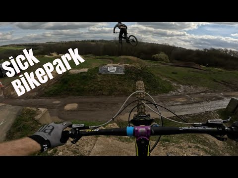 This Bikepark is sick!! The Bull Track