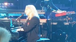 Véronique Sanson -  Un peu d&#39;air pur et hop   Perpignan 31 07 2017