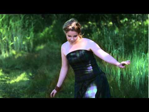 JOHANNA IIVANAINEN - Pieni hiljainen onni