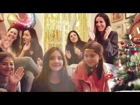 La Navidad cabe en un salón: Musas y Fusas convierten una casa de Pamplona en un inesperado escenario