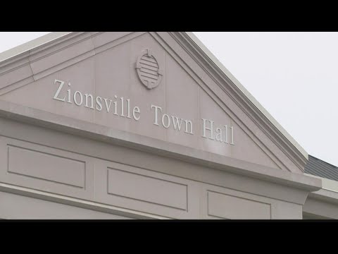 Feud between Zionsville mayor and council